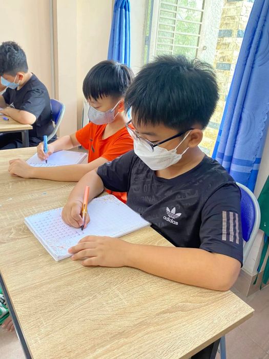 Hình ảnh lớp học tại Rèn Chữ Cô Duy