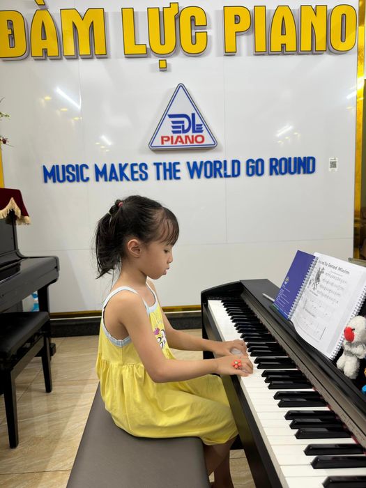 Không gian đào tạo chuyên nghiệp tại Trường Âm Nhạc Đàm Lực Piano