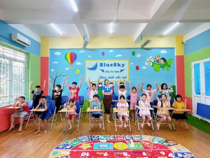 Hình ảnh lớp học năng động tại Trung tâm BlueSky