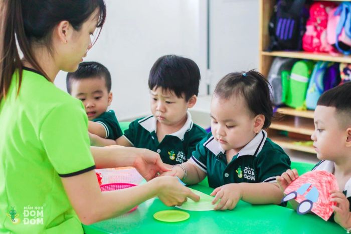 Khám phá không gian học tập đầy màu sắc tại Mầm non Đom Đóm Vũng Tàu qua loạt ảnh chân thực và sống động.