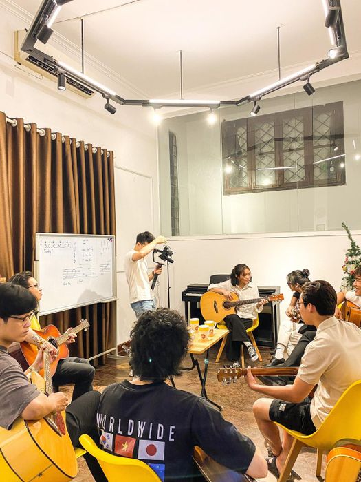 Không gian học tập hiện đại tại Bee Music