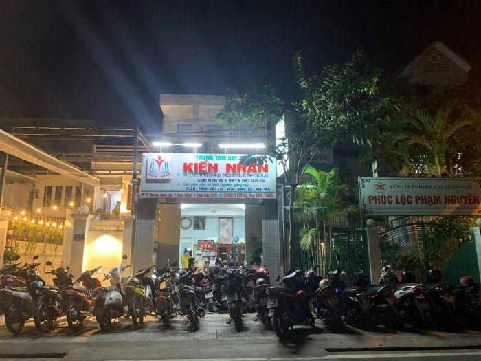 Hình ảnh giảng dạy chất lượng tại Trung tâm Kiến Nhân
