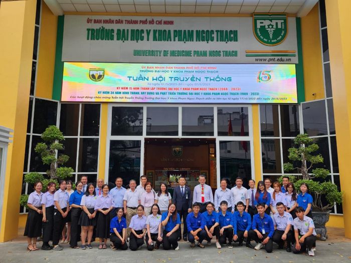Hình ảnh phòng thực hành chuẩn quốc tế tại Đại học Y khoa Phạm Ngọc Thạch