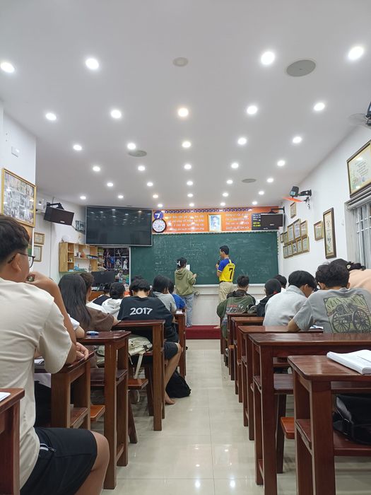 Trung tâm luyện thi Đăng Khoa Superstar - Nơi chắp cánh ước mơ đại học qua hình ảnh sống động