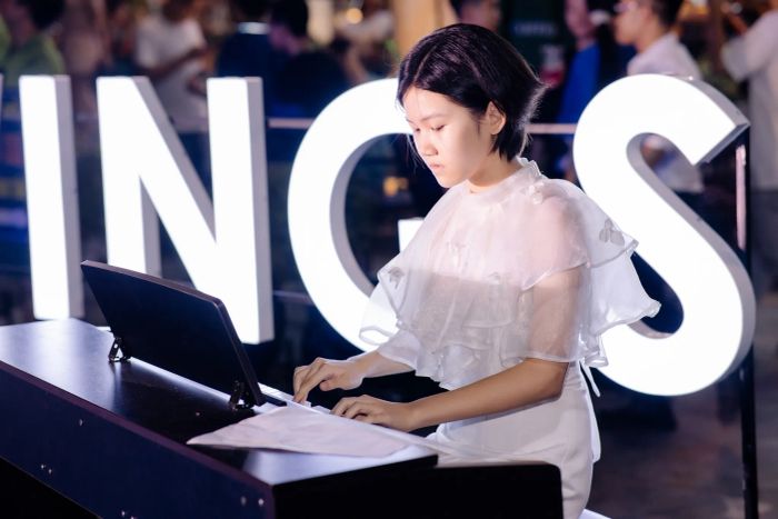 Học viên nhí say mê biểu diễn tại Trường Âm nhạc & Nghệ Thuật Wings