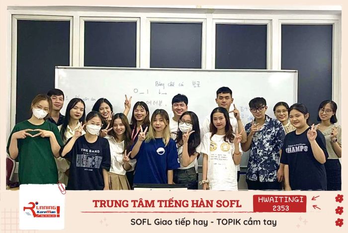 Hình ảnh giờ học thực hành với giáo viên bản ngữ tại Trung Tâm Tiếng Hàn SOFL