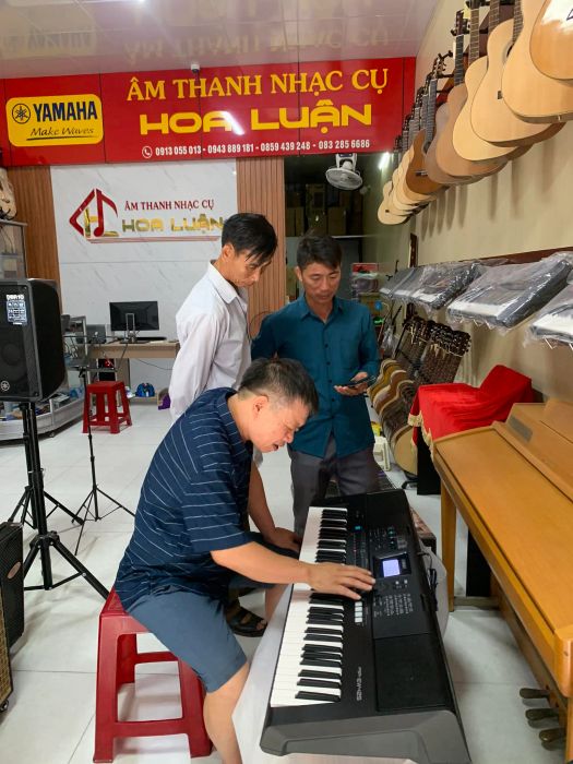 Hình ảnh không gian trưng bày ấn tượng tại Âm Thanh - Nhạc Cụ Hoa Luận