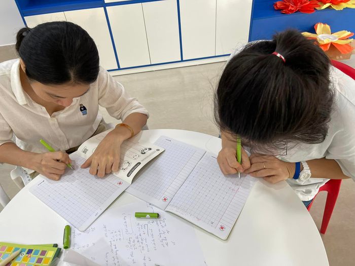 Không gian sáng tạo tại lớp Luyện chữ đẹp Thu Hiền
