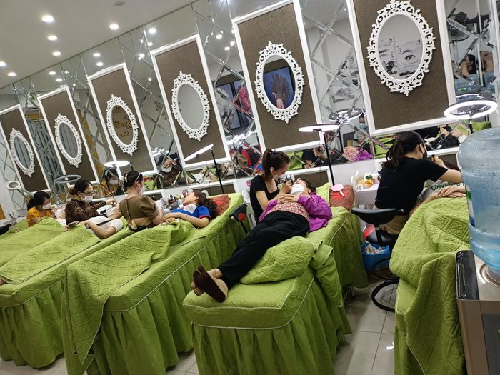 Không gian sang trọng và hiện đại tại Thẩm Mỹ Ngọc Huệ