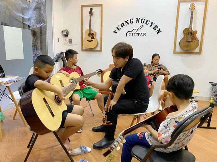 Không gian học tập đầy cảm hứng tại Vượng Nguyễn Guitar