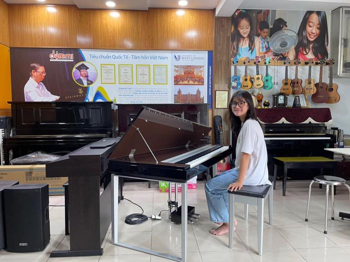 Hình ảnh lớp học đầy sáng tạo tại Doremi Music School