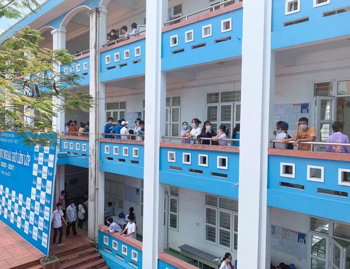 Hình ảnh ấn tượng về THPT Hoàng Quốc Việt