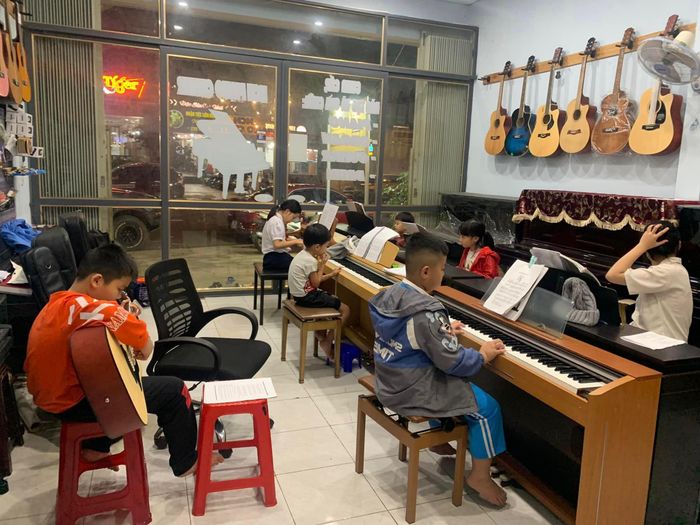 Hình ảnh lớp học đàn piano chuyên nghiệp tại NCN Piano