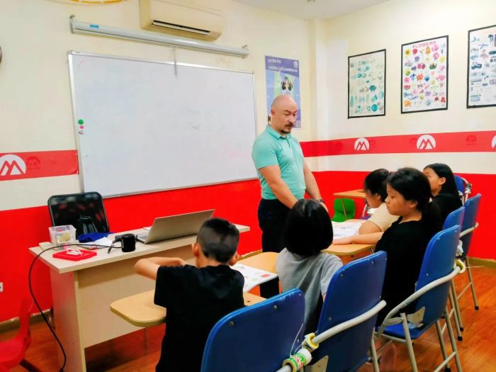 Hình ảnh lớp học tương tác tại Mars English