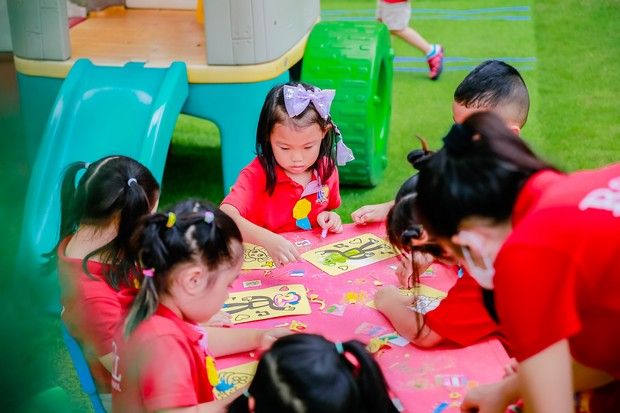 Hình ảnh sinh động về các hoạt động học tập và vui chơi tại Trường Mầm non Song ngữ Ngôi Sao Tuổi Thơ (KinderStar)
