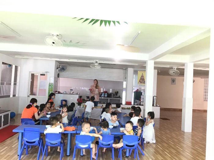 Khám phá không gian học tập đầy sáng tạo tại Trường mầm non Việt Hàn qua những hình ảnh chân thực nhất.