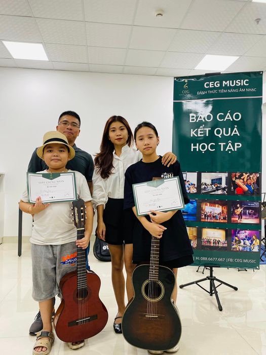 Lớp học guitar chất lượng tại CEG Music