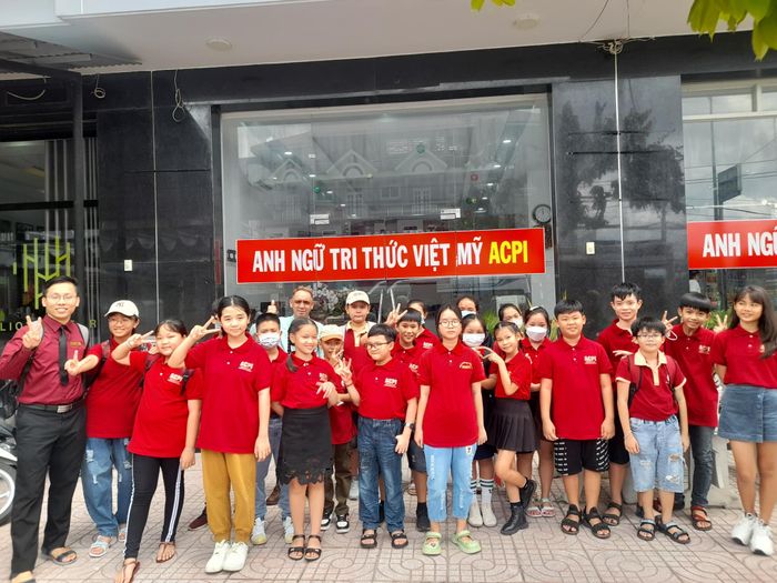 Hình ảnh lớp học năng động tại ACPI Nhơn Trạch - Anh Ngữ Tri Thức Việt Mỹ