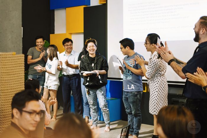 Hoạt động giao tiếp thực tế tại TalkFirst