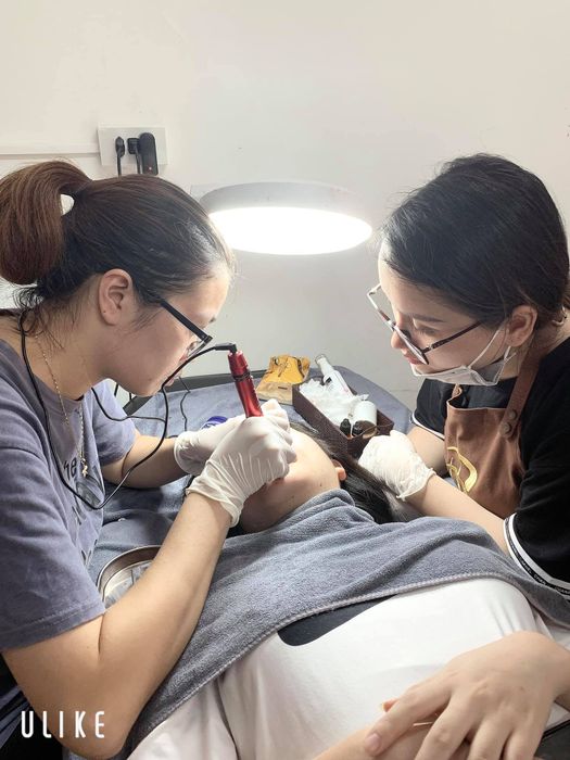 Phun Xăm Thẩm Mỹ Huyền Rằm ảnh 3 – Chi tiết tinh xảo trong từng nét phun, tạo nên vẻ đẹp bền lâu.