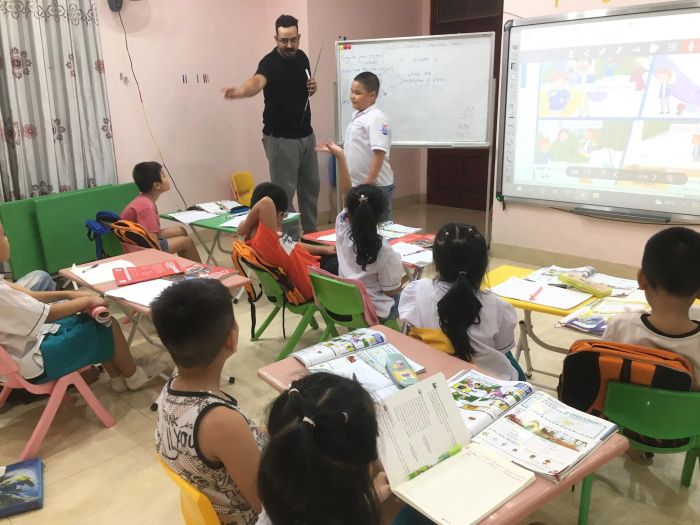 Giờ học ngoại khóa sôi động tại Oggy English - Ảnh 3