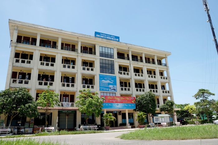 Phòng thực hành công nghệ cao tại Cao đẳng Công nghệ và Thương mại Hà Nội