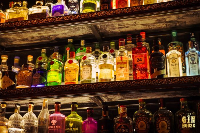 Góc quầy bar sang trọng tại The Gin House