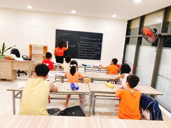Không gian học tập tại Luyện chữ đẹp Mai Liên