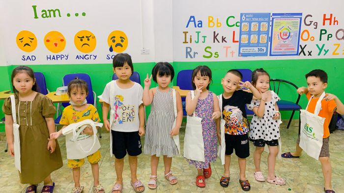 Trung tâm Ngoại ngữ Elis - Môi trường giáo dục hiện đại (Ảnh 2)