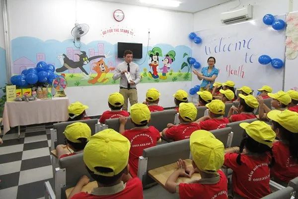 Lớp học sinh động tại Ngoại ngữ Thần Đồng