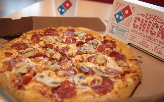 Hình ảnh pizza hảo hạng tại Domino's