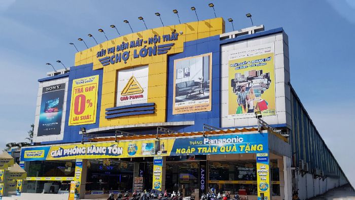 Không gian trưng bày hiện đại tại Siêu thị Điện máy - Nội thất Chợ Lớn