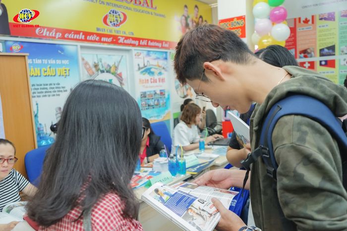 Hình ảnh hoạt động tư vấn của Du học Việt Global