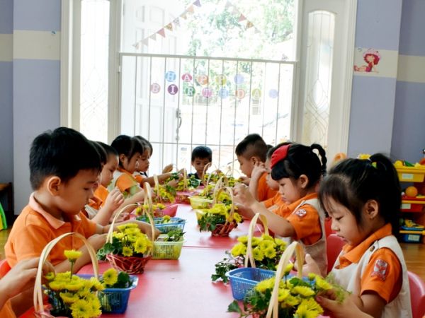 Giờ học sáng tạo cùng giáo viên bản ngữ tại ADES