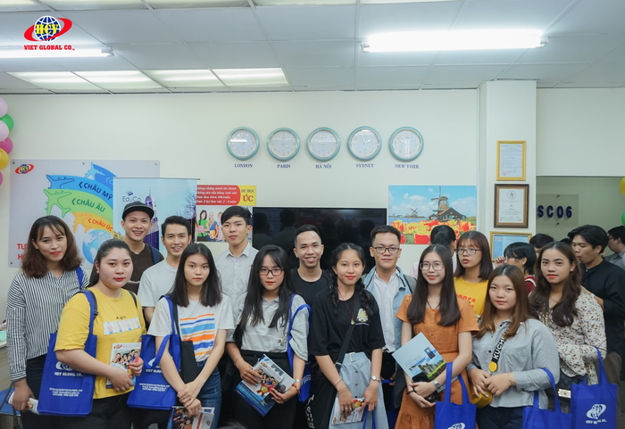 Hình ảnh văn phòng tư vấn du học Việt Global