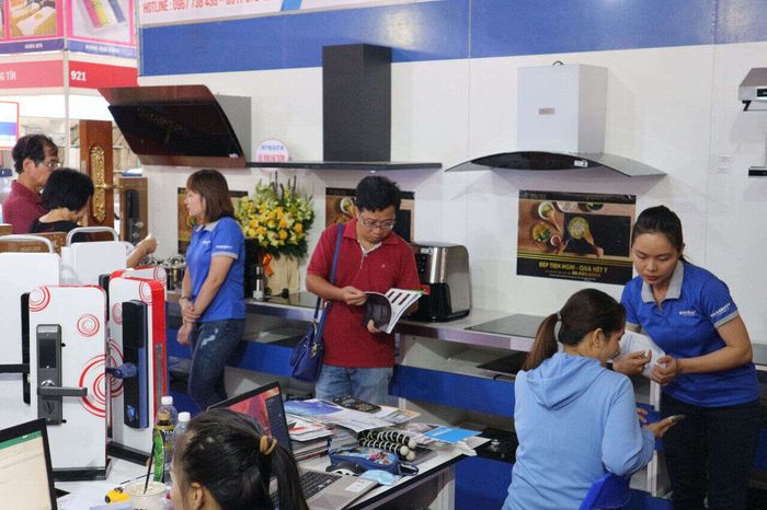 Không gian trải nghiệm sản phẩm tại Khánh Vy Home