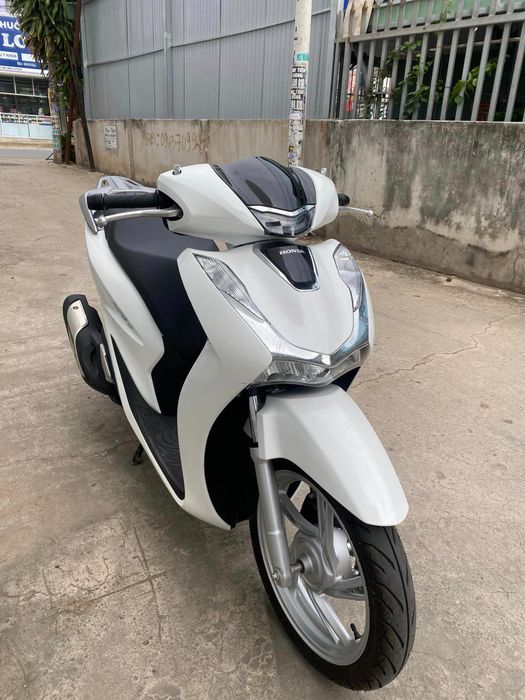 Không gian trưng bày đa dạng tại Xe Máy Ngân Phương