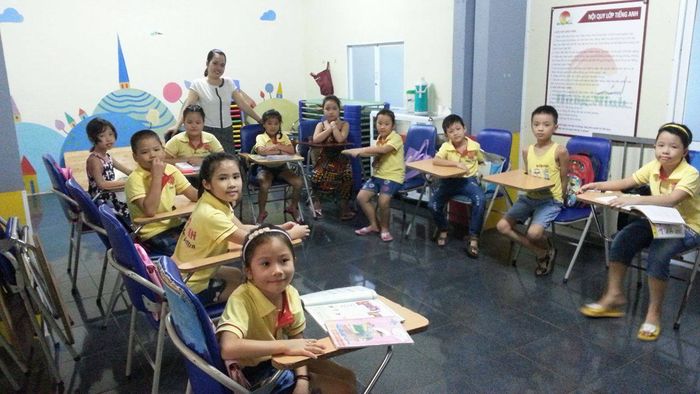 Hình ảnh không gian học tập hiện đại tại Trung tâm Anh ngữ Hồng Minh