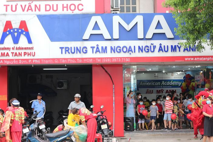 Hình ảnh lớp học tương tác tại trung tâm AMA