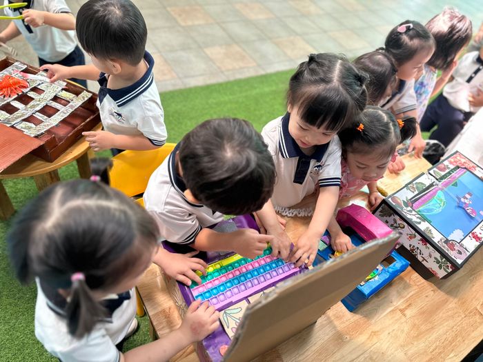 Giờ học tiếng Anh cùng giáo viên bản ngữ tại Global Kids