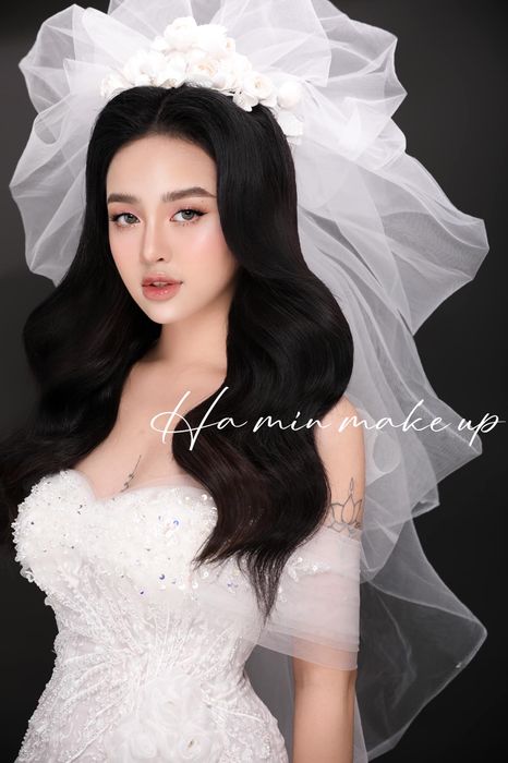 Không gian học tập hiện đại tại Hà Min Makeup