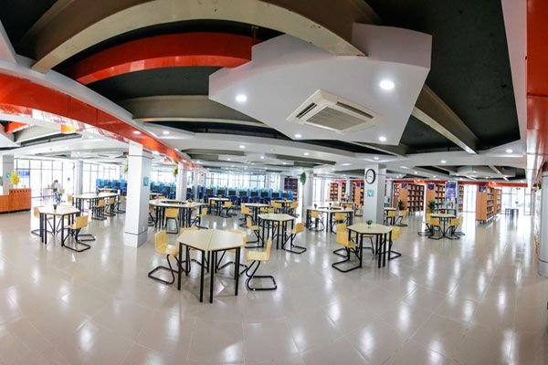 Hình ảnh thư viện và phòng thí nghiệm hiện đại tại Đại học Nguyễn Tất Thành