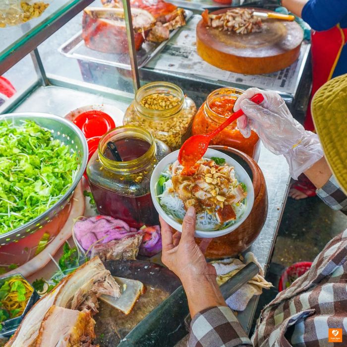 Bún Mắm Heo Quay ảnh 2