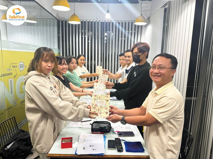 Giờ học tương tác với giáo viên bản ngữ tại TalkFirst