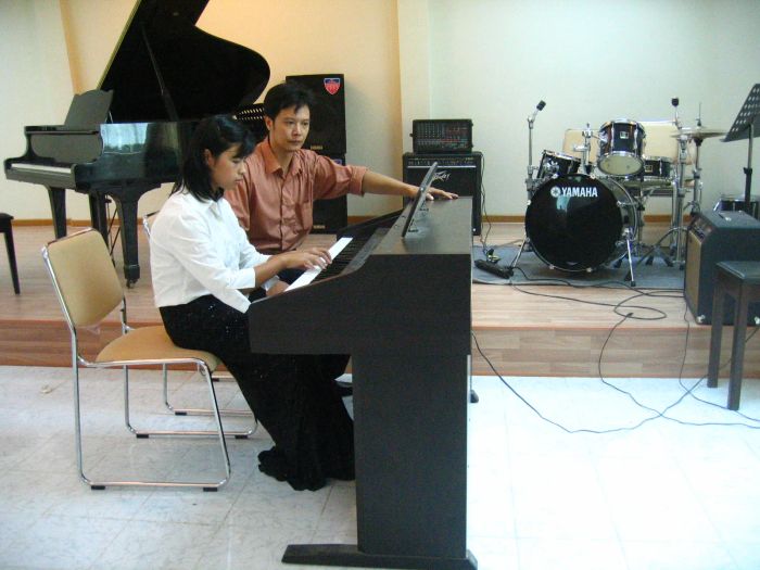 Hình ảnh lớp học đàn Organ tại Musicland