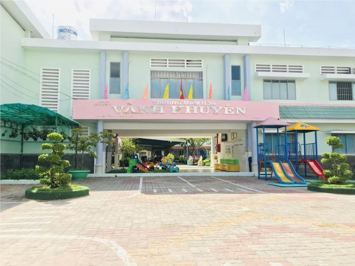 Khuôn viên xanh mát và cơ sở vật chất hiện đại tại Trường Mầm non Vành Khuyên