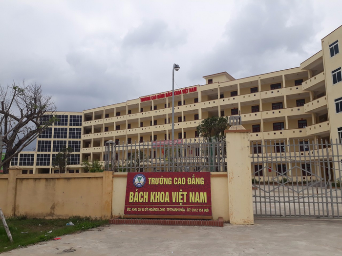 Hình ảnh khuôn viên xanh mát tại Cao đẳng Bách khoa Việt Nam