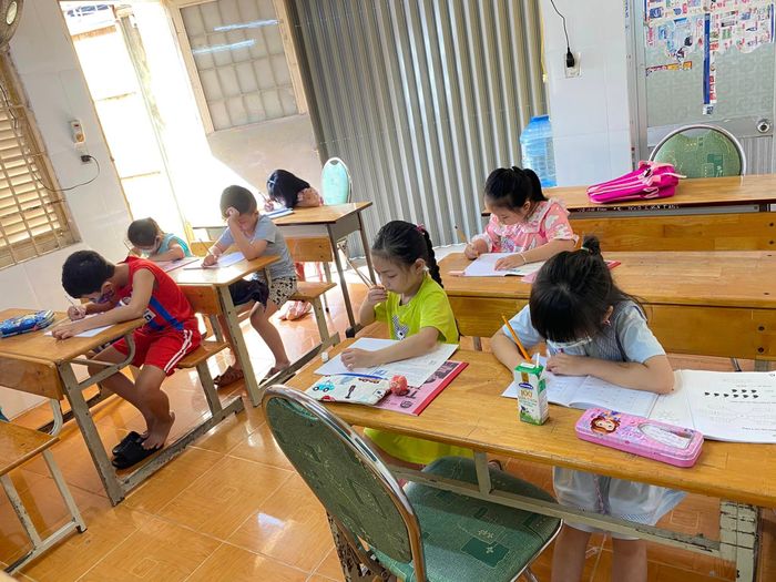 Hình ảnh lớp học tại Luyện chữ đẹp Thu Hiền