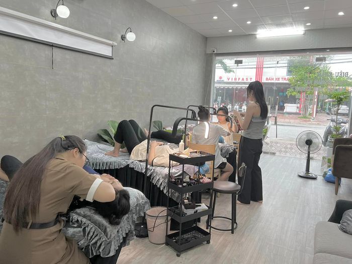 PHUN XĂM ANH AN ảnh 3 - Sự hòa quyện giữa nghệ thuật và kỹ thuật trong từng đường kim mũi chỉ.