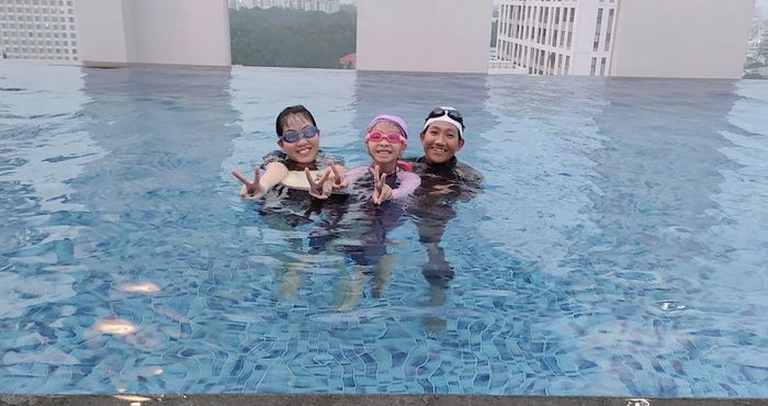 Sun Swimming - Khoảnh khắc tỏa sáng dưới làn nước (Hình 2)